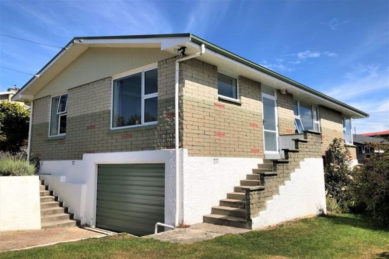 Photo of property in 22 Golfers Drive, Balclutha, 9230