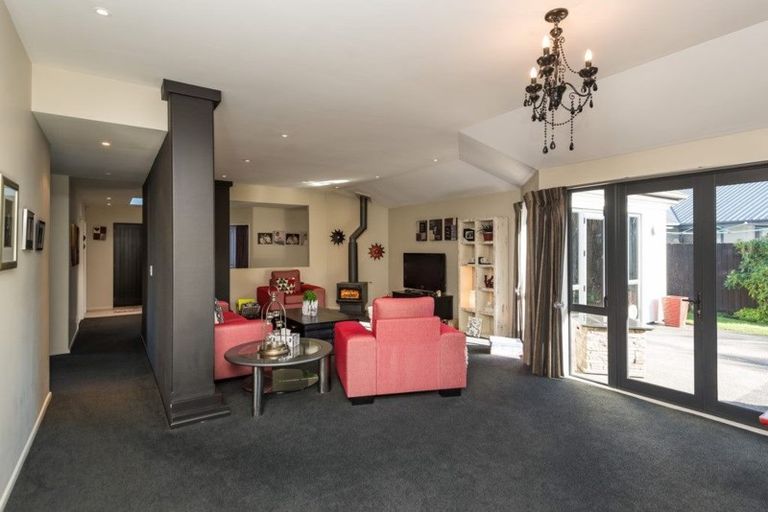 Photo of property in 2 The Stables, Woodend, 7610