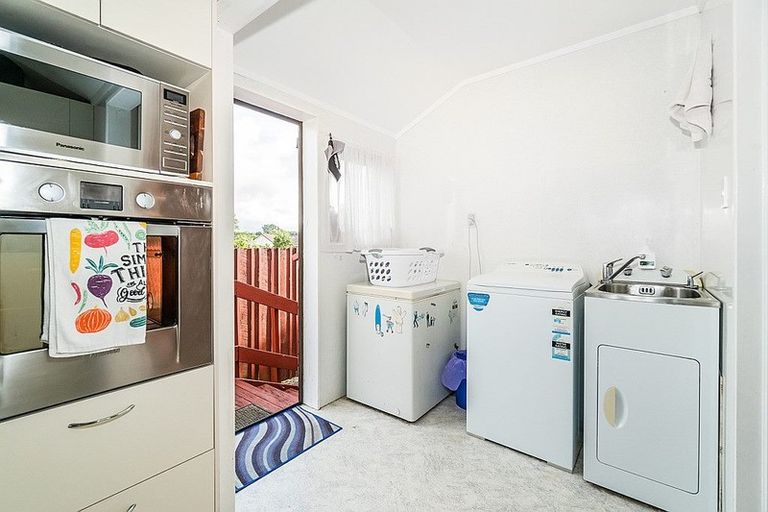 Photo of property in 24 Tiverton Crescent, Whalers Gate, New Plymouth, 4310