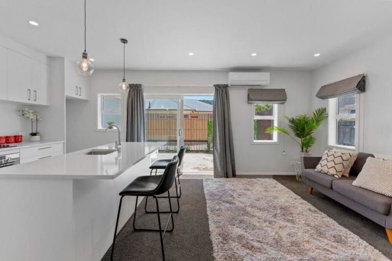 Photo of property in 6a Elm Street, Ebdentown, Upper Hutt, 5018