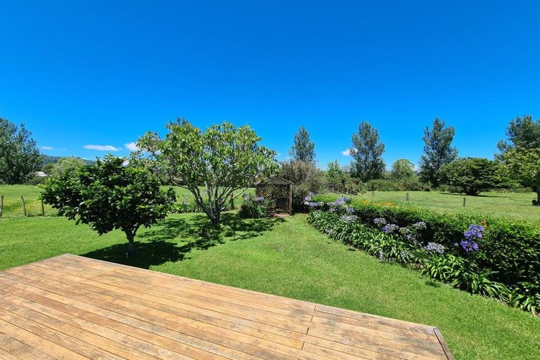 Photo of property in 7 Courthouse Lane, Coromandel, 3506