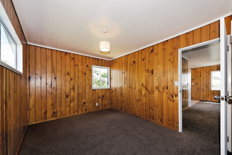 Photo of property in 2/4 Ashbourne Place, Glendene, Auckland, 0602