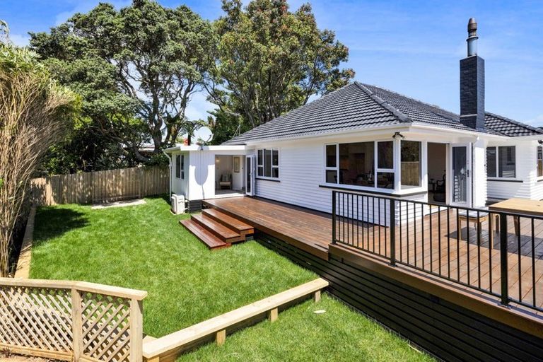 Photo of property in 137/1b Seaview Road, Westown, New Plymouth, 4310