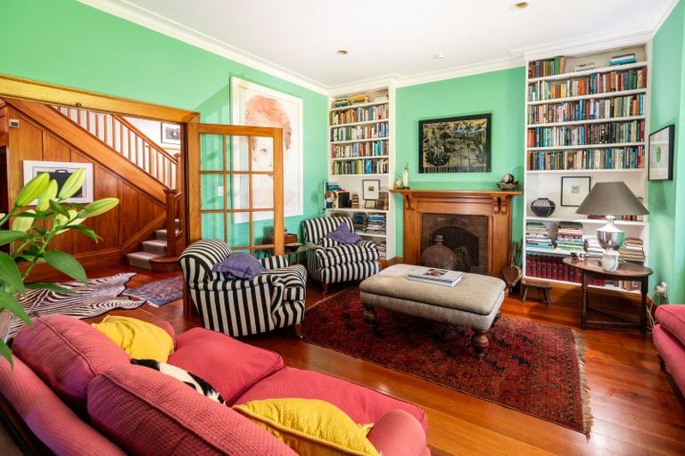 Photo of property in 42 Central Terrace, Kelburn, Wellington, 6012