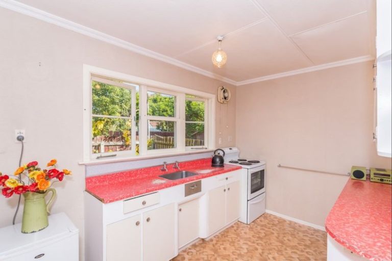 Photo of property in 69 Kirk Street, Otaki, 5512