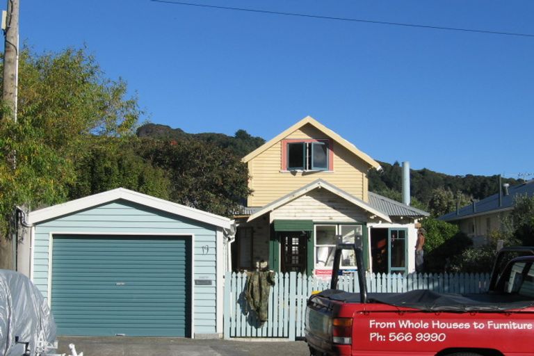 Photo of property in 19 Konini Street, Eastbourne, Lower Hutt, 5013
