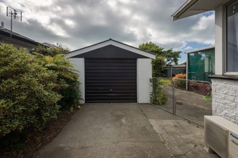 Photo of property in 4 Lamorna Road, Parklands, Christchurch, 8083