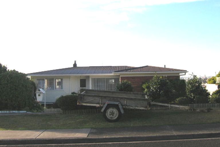 Photo of property in 23 Marcel Place, Glenfield, Auckland, 0629