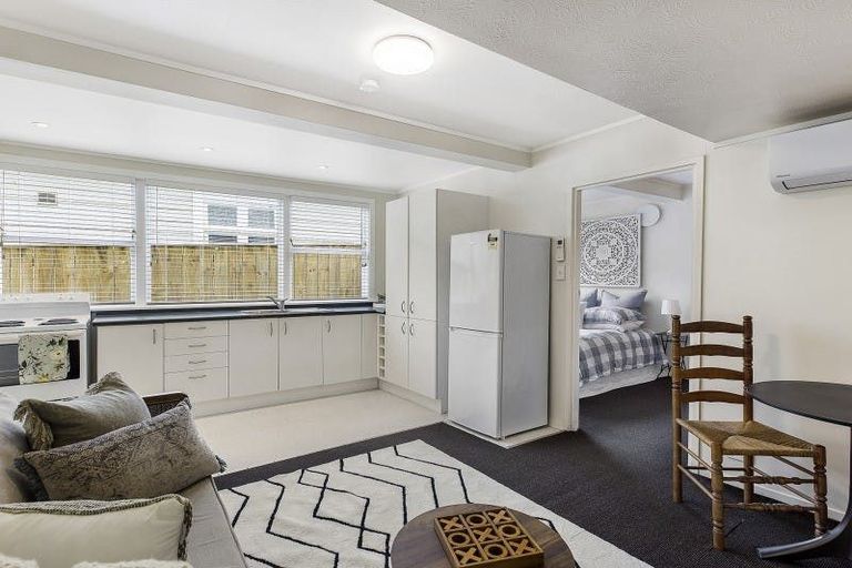 Photo of property in 14 Lerwick Terrace, Melrose, Wellington, 6023