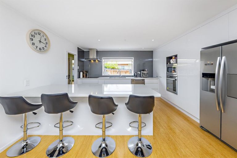 Photo of property in 14 Tonson Place, Weymouth, Auckland, 2103
