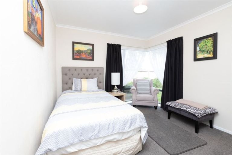 Photo of property in 69 Ayrshire Drive, Grandview Heights, Hamilton, 3200