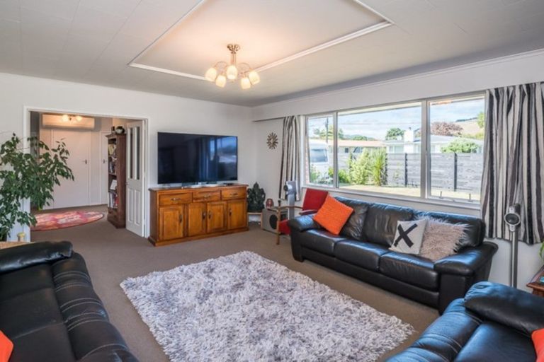 Photo of property in 53 Rimu Street, Waikanae, 5036