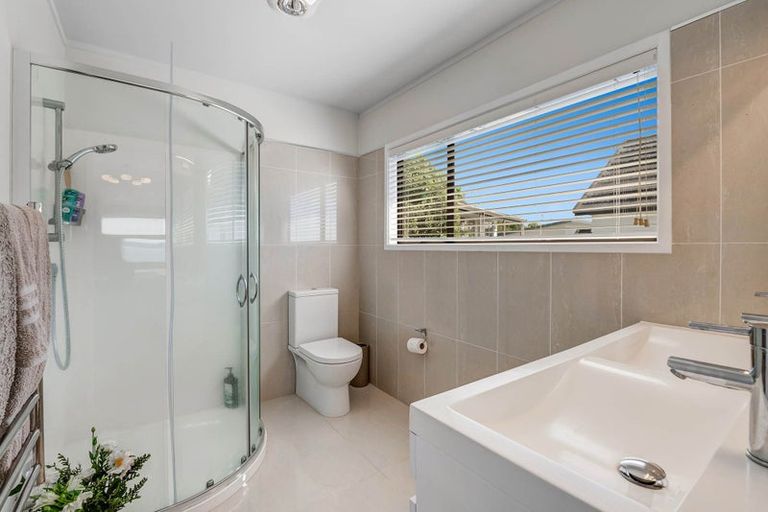 Photo of property in 19 Kahurangi Place, Snells Beach, 0920