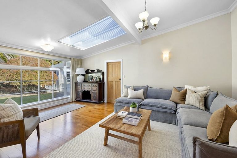 Photo of property in 103 Fulford Street, New Plymouth, 4310