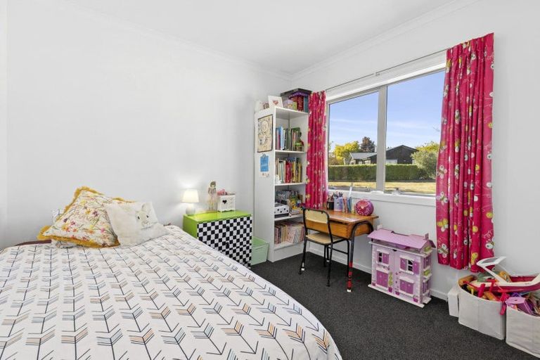 Photo of property in 2 Criffel Place, Luggate, Wanaka, 9383