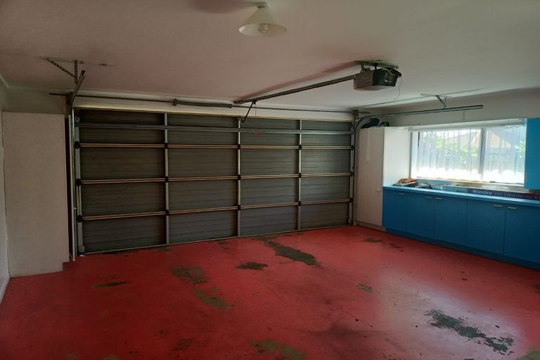 Photo of property in 11 Chiania Place, Somerville, Auckland, 2014