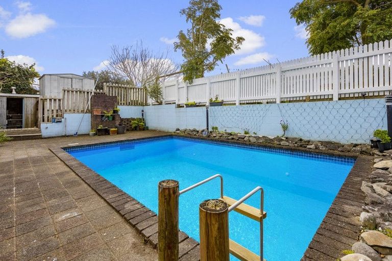Photo of property in 8 Elm Grove, Westown, New Plymouth, 4310