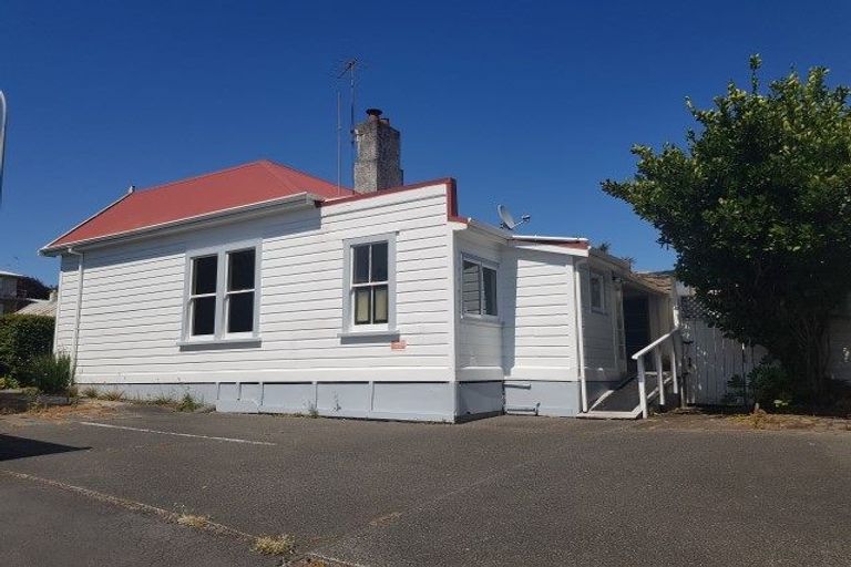 Photo of property in 46 Vivian Street, New Plymouth, 4310