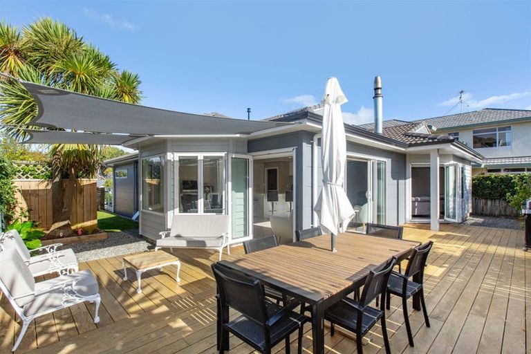 Photo of property in 49 Golf Road, Paraparaumu Beach, Paraparaumu, 5032