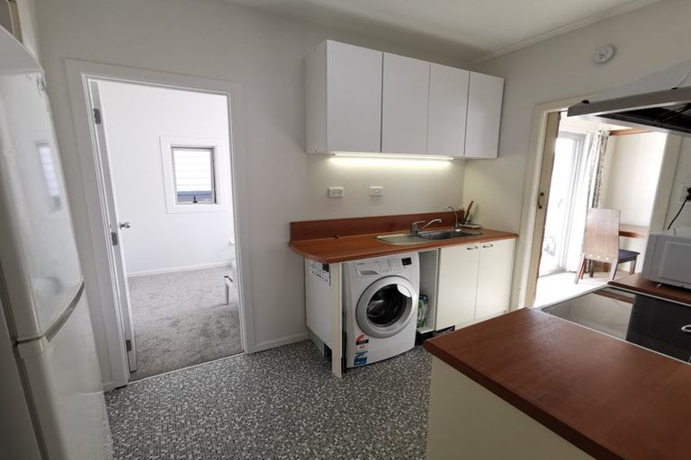 Photo of property in 52 Old Lake Road, Narrow Neck, Auckland, 0624