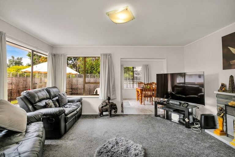 Photo of property in 2 Winsford Street, Manurewa, Auckland, 2102