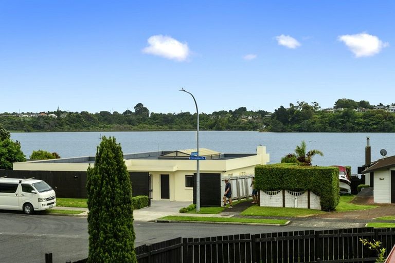 Photo of property in 1 Rangataua Street, Welcome Bay, Tauranga, 3112