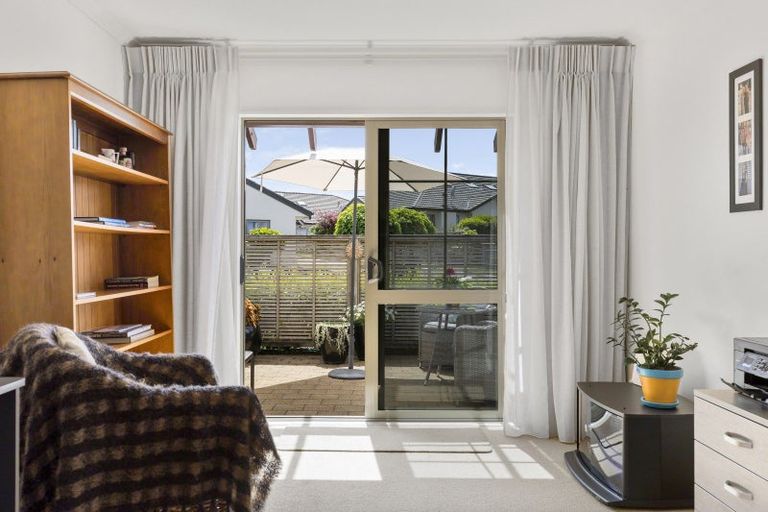 Photo of property in 18 Lakeridge Close, Rangatira Park, Taupo, 3330