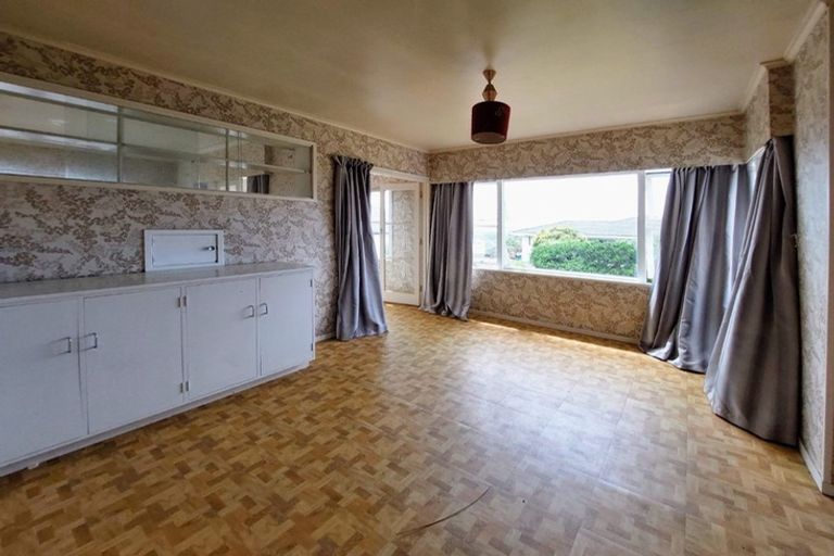 Photo of property in 187 Te Atatu Road, Te Atatu South, Auckland, 0610