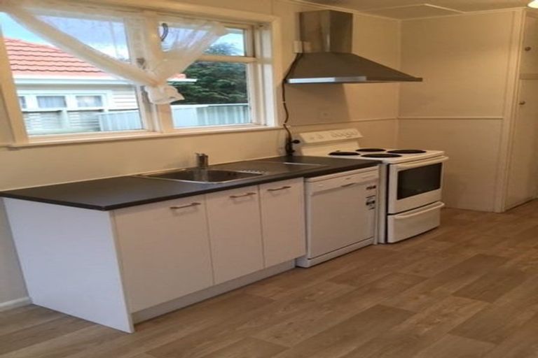 Photo of property in 8a Frederick Street, Tawa, Wellington, 5028