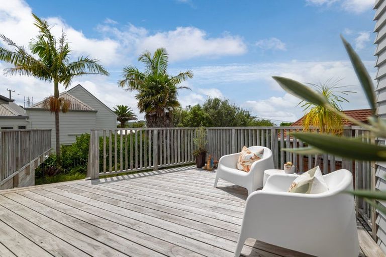 Photo of property in 2/40 Hebron Road, Waiake, Auckland, 0630