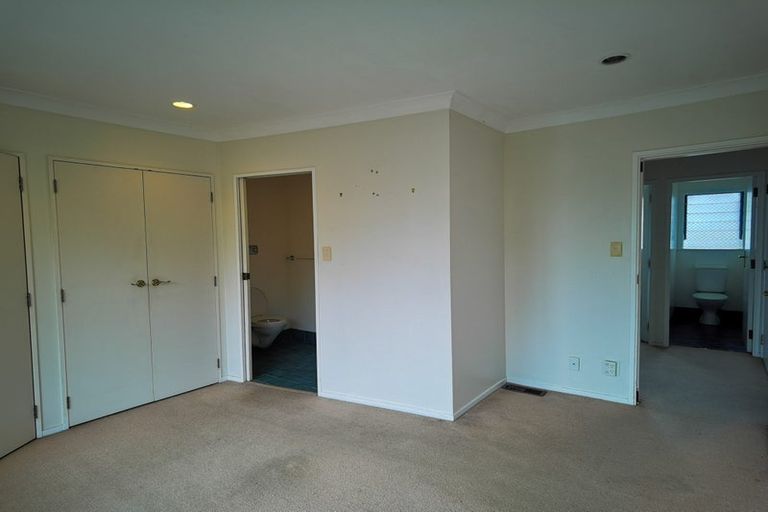 Photo of property in 3 Santa Rosa Terrace, Forrest Hill, Auckland, 0620