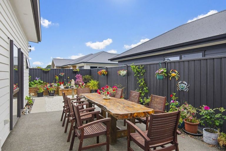 Photo of property in 12 Enereta Road, Otaki, 5512