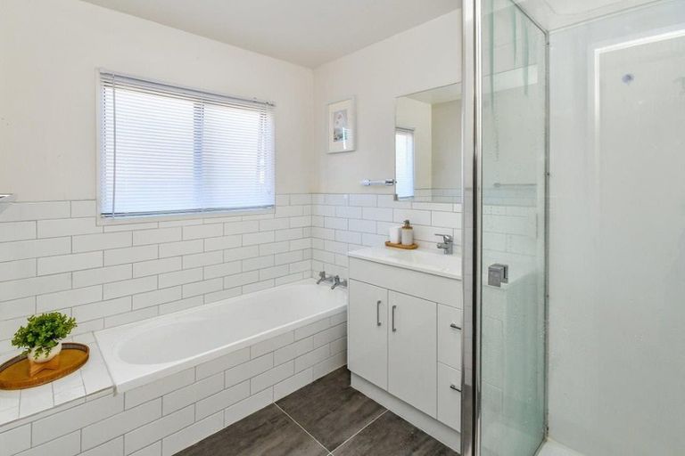 Photo of property in 2/56 Jellicoe Road, Manurewa, Auckland, 2102