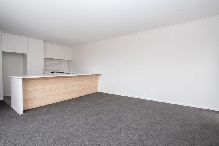 Photo of property in 2/12 Bostonkip Crescent, Fitzroy, Hamilton, 3282