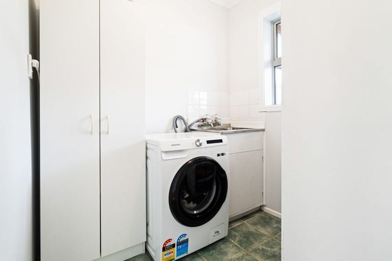 Photo of property in 71 Wallace Road, Mangere Bridge, Auckland, 2022