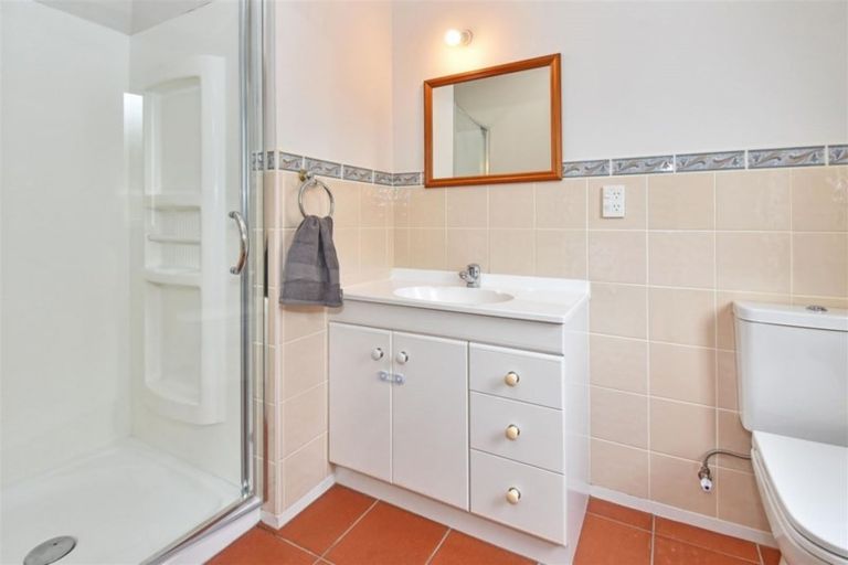 Photo of property in 22 The Glade South, Pukekohe, 2120