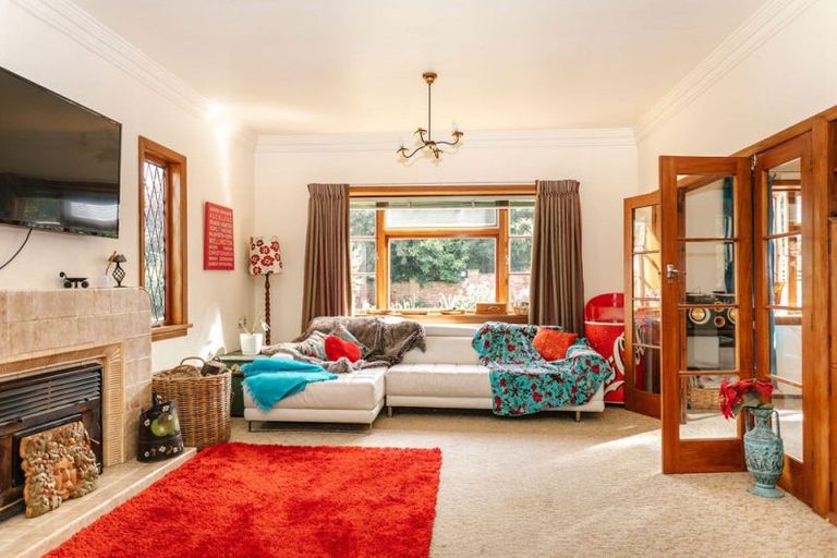 Photo of property in 3 King Street, Dannevirke, 4930