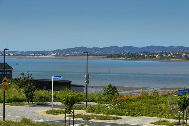 Photo of property in 2/18 Scott Road, Hobsonville, Auckland, 0616