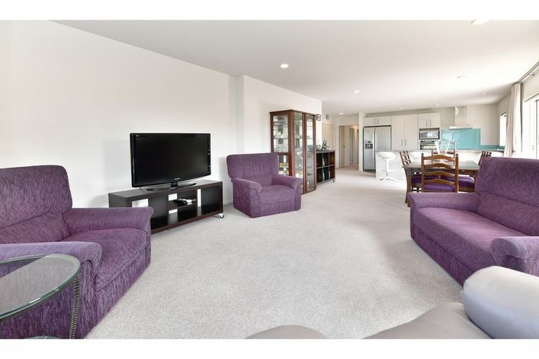 Photo of property in 8 Bayview Park Lane, Orewa, 0931