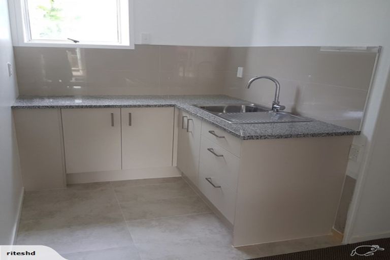 Photo of property in 42 Tamahere Drive, Glenfield, Auckland, 0629