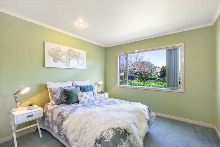 Photo of property in 7 Fairview Terrace, Waipahihi, Taupo, 3330