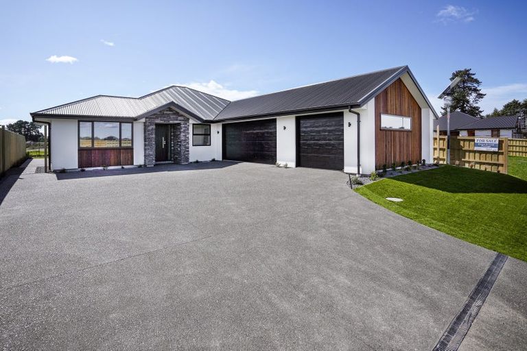 Photo of property in 11 Cam Mill Place, Rangiora, 7400
