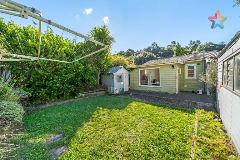 Photo of property in 75 Raukawa Street, Stokes Valley, Lower Hutt, 5019