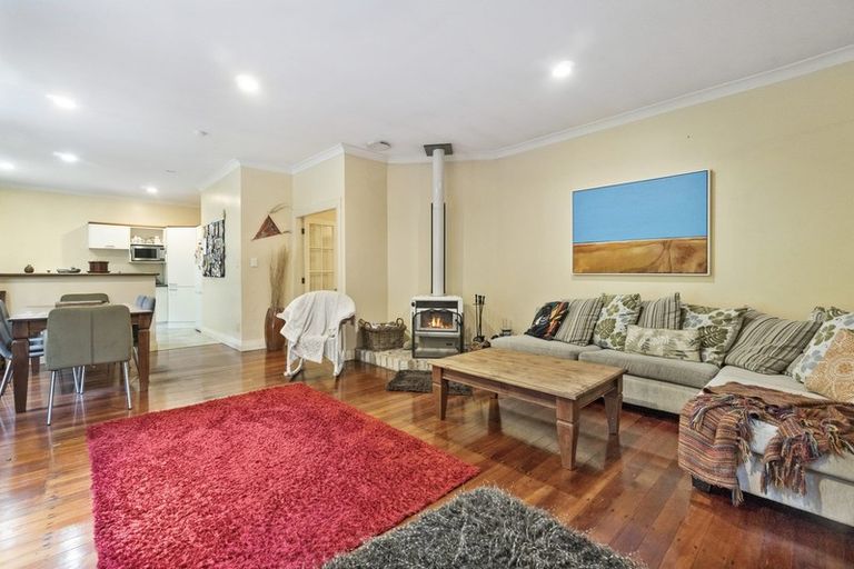 Photo of property in 139 Woodlands Park Road, Titirangi, Auckland, 0604