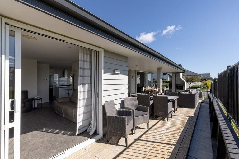 Photo of property in 30 Ridge Drive, Omokoroa, 3114