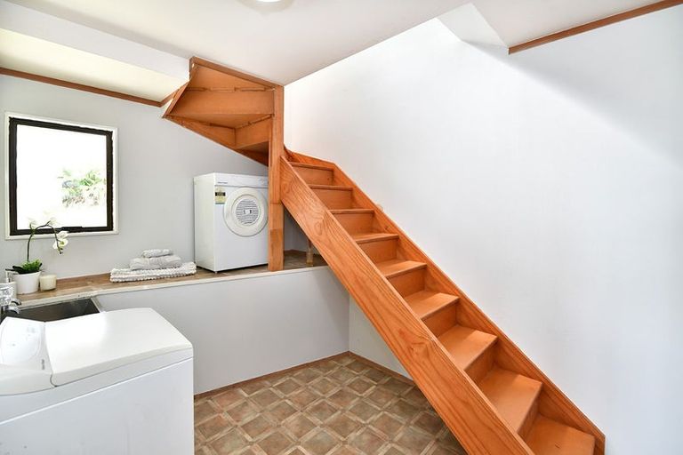 Photo of property in 214 Whangaparaoa Road, Red Beach, 0932