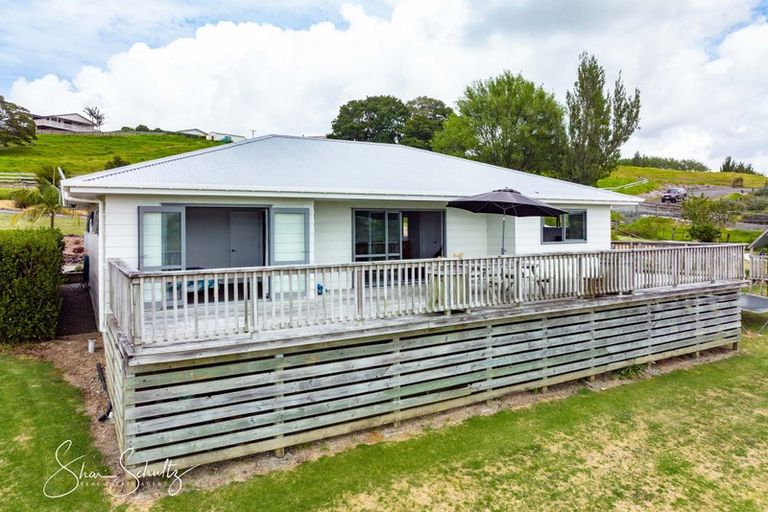 Photo of property in 20 Matai Drive, Maungaturoto, 0520