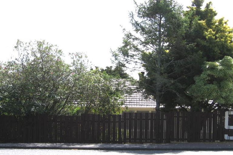 Photo of property in 99 Godley Road, Green Bay, Auckland, 0604