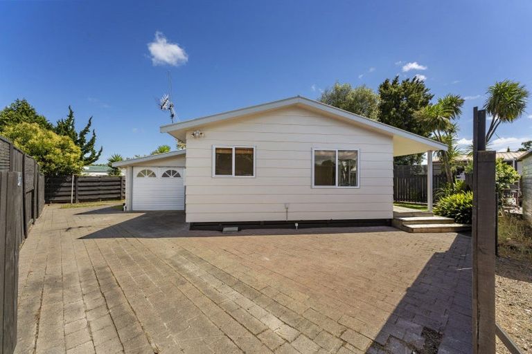 Photo of property in 5 Newton Place, Westbrook, Palmerston North, 4412