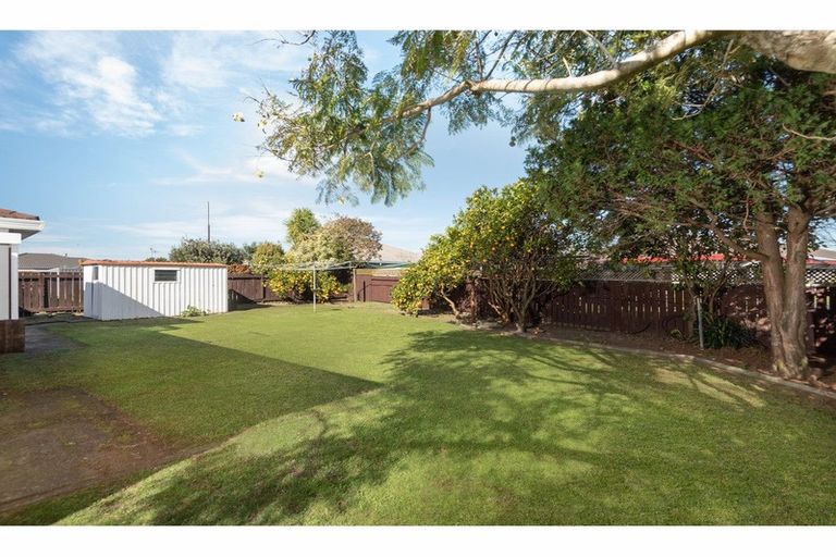 Photo of property in 5 Ngamotu Place, Mount Maunganui, 3116